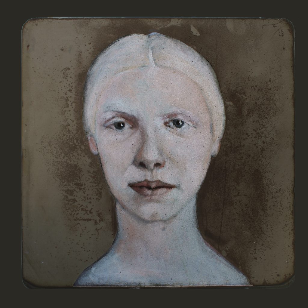 Luciferi di Pierluca Cetera. Nel 2018, la Galleria Spazio Corrosivo ha ospitato la prima mostra personale in Campania dell’artista.